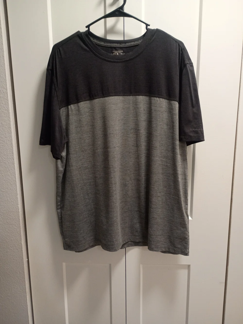 G.H. Bass & Co. Men's Two-Tone Black and Gray Short Sleeve Tee